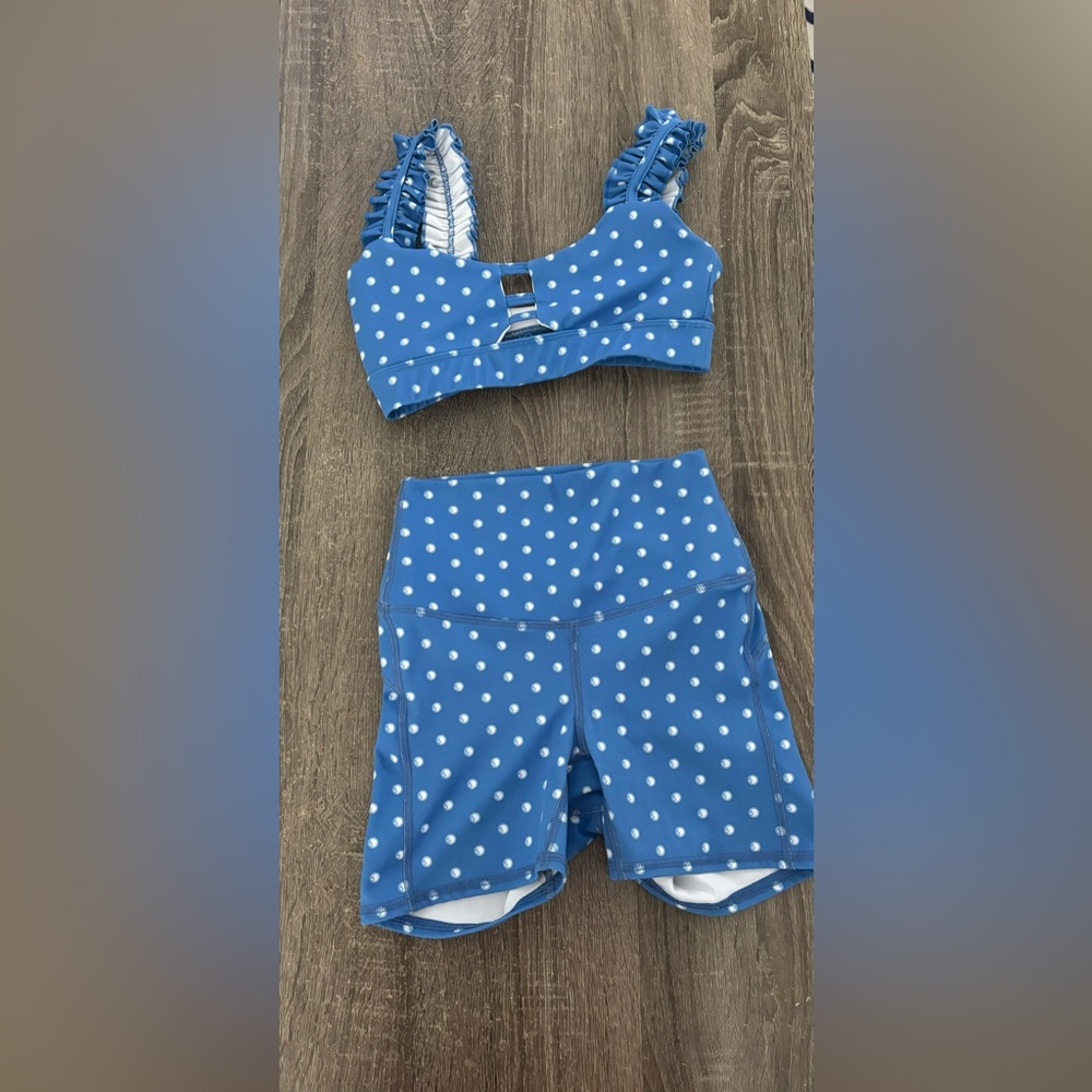 Five Dancewear set size Adult Small!